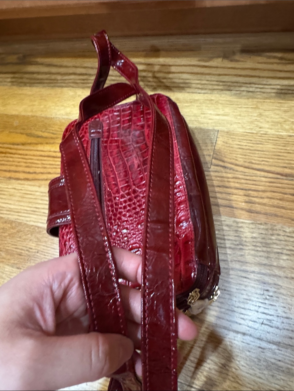 Boutique Burgundy Croc- Embossed Leather Crossbody with Magnetic Closure - Picture 7 of 8